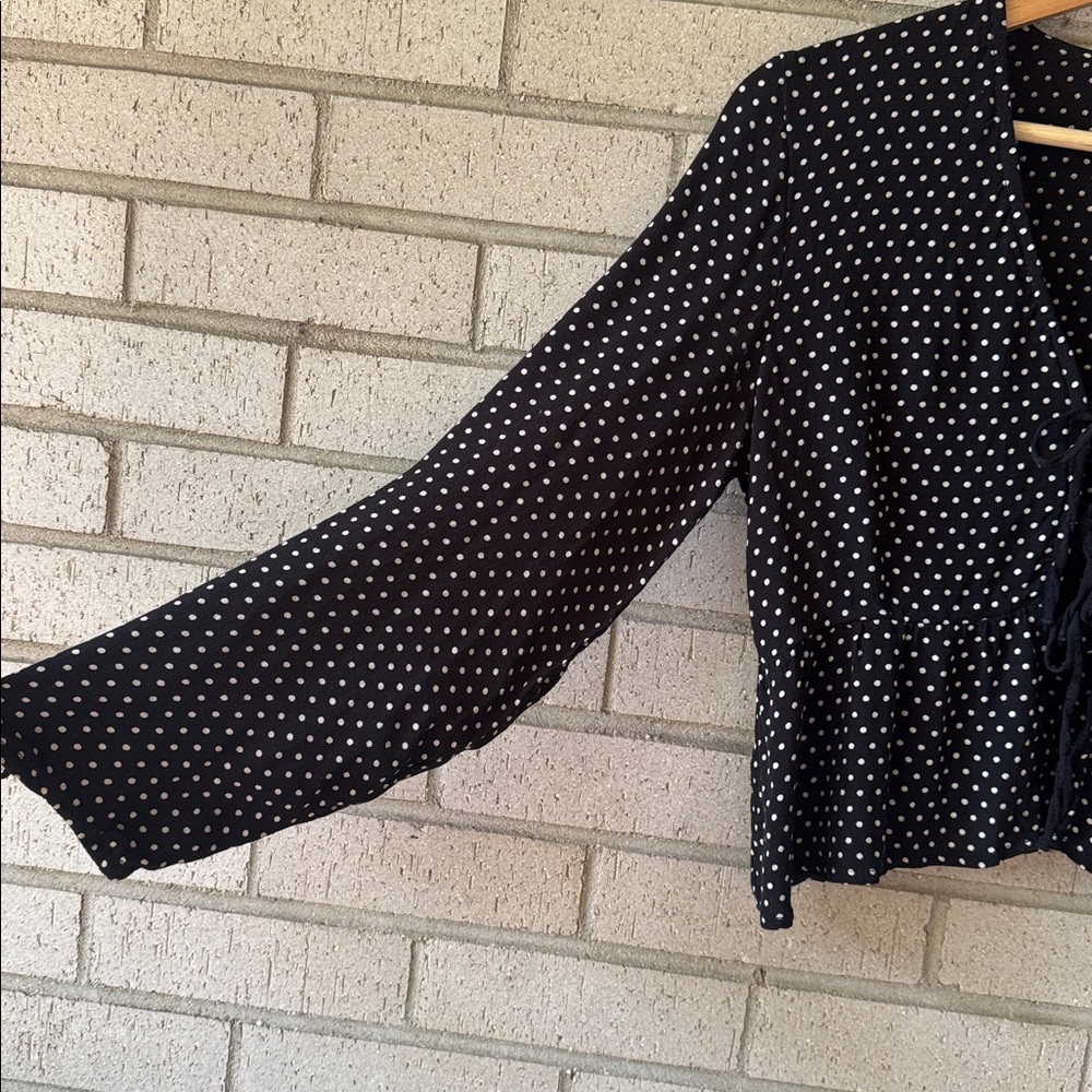 Topshop Black Polka Dot Lace-Up Peplum Blouse • Size 8 • Tie-Front Boho Crop Top - Picture 3 of 6